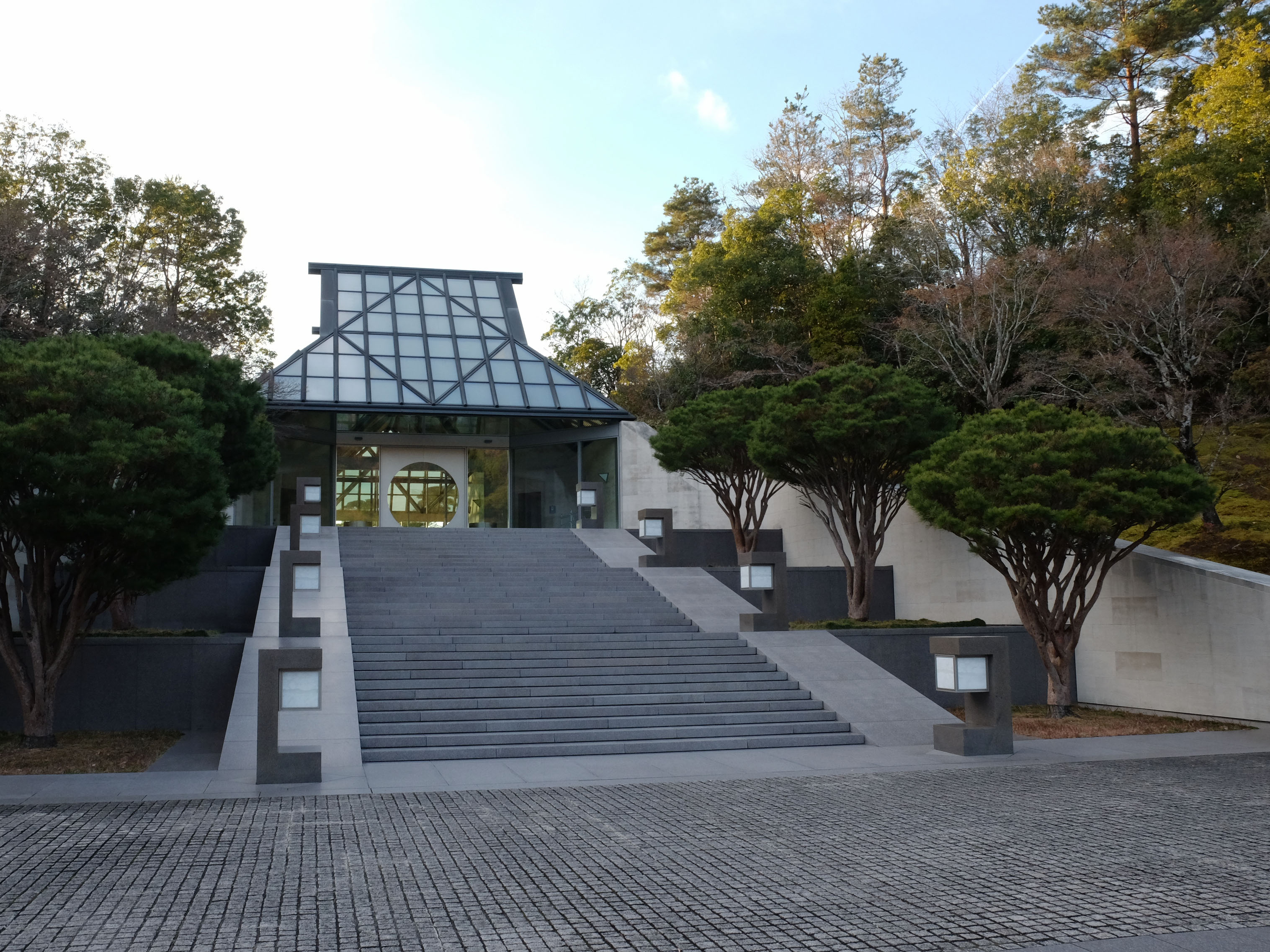 Bizenyaki Exhibition at Miho Museum - Global Japanese Tea Association